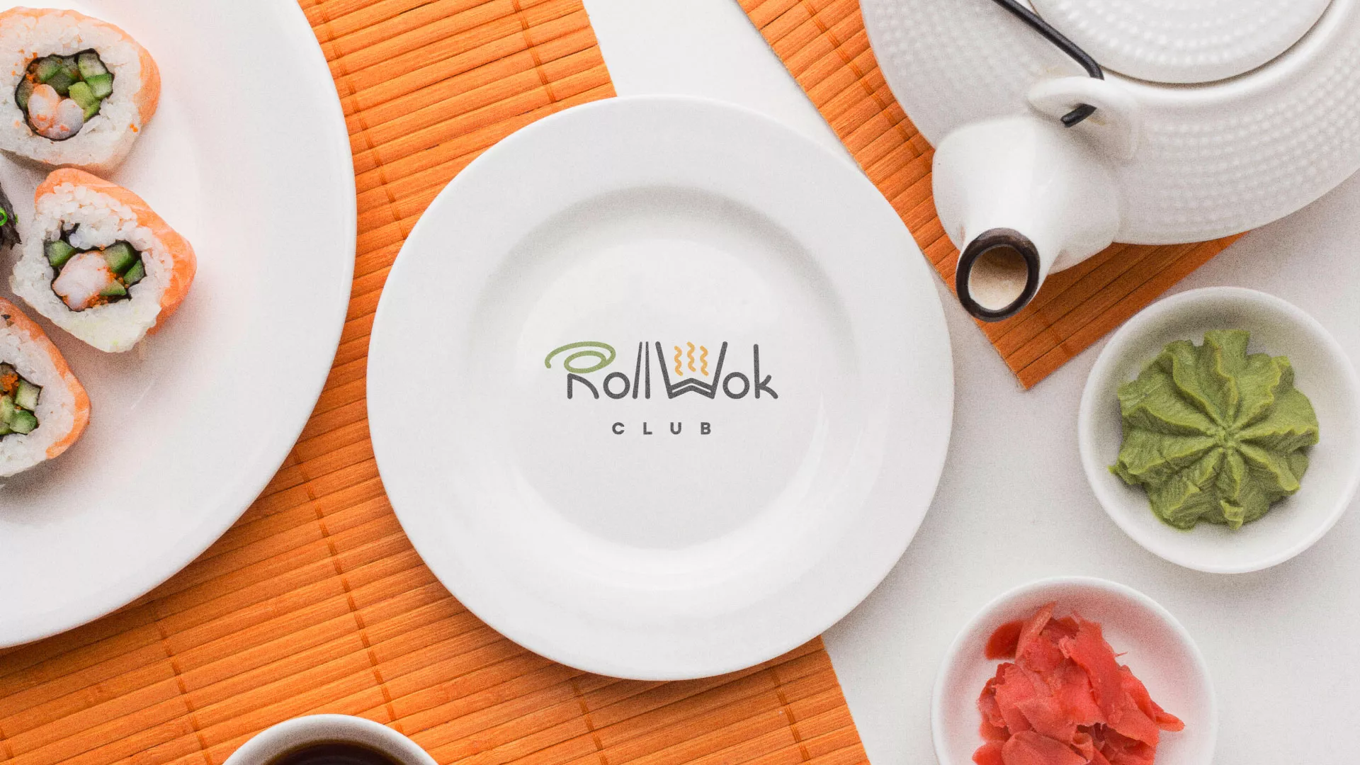 Разработка логотипа и фирменного стиля суши-бара «Roll Wok Club» в Кумертау